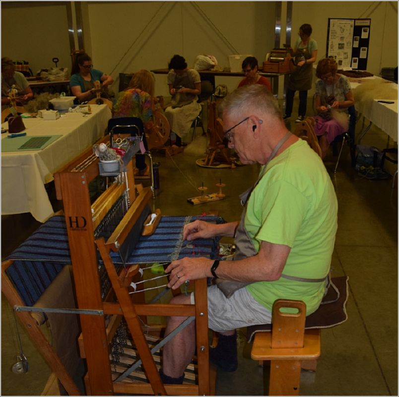 Team #1 weaver, Jim Crabtree. Photo: Rich Lundquist.